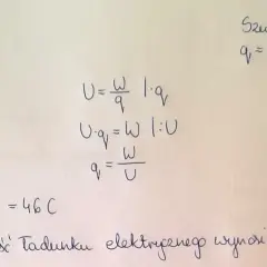 Obliczenia fizyczne pokazujące wzór na moc i wyznaczające ładunek elektryczny q=46C.