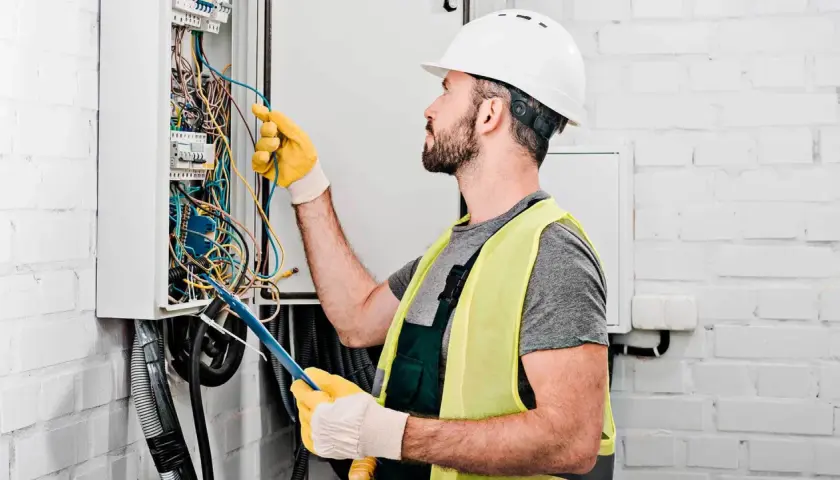 Koszt instalacji elektrycznej: ile zapłacisz? Sprawdź cennik!